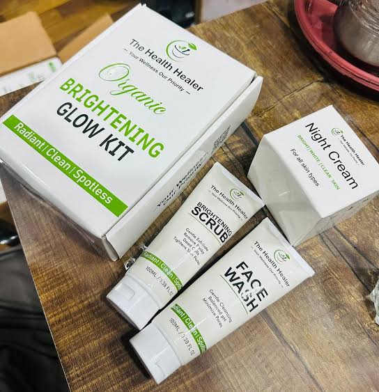 HEALTH HEALER GLOW KIT & GET DOUBLE ENDED FACE MASK BRUSH